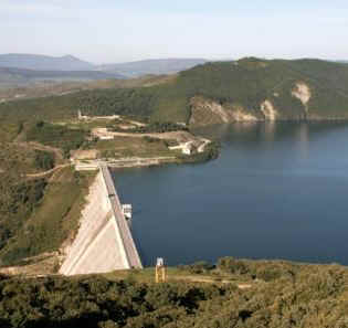 Pantano de Itoiz y Canal de Navarra